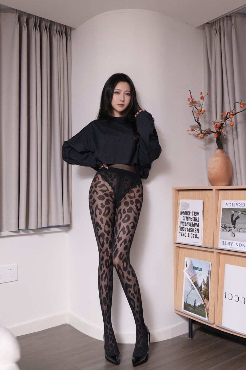 2513-鱼子酱Fish-秀人模特内购无水印合集[225套-330G]